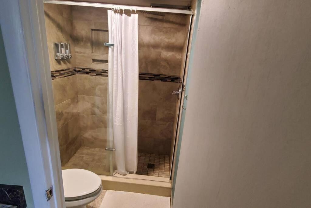 Fully Furnished, Beautiful, Spacious Two Bedroom Lauderhill