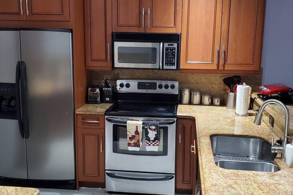 Apartamento Fully Furnished, Beautiful, Spacious Two Bedroom Lauderhill